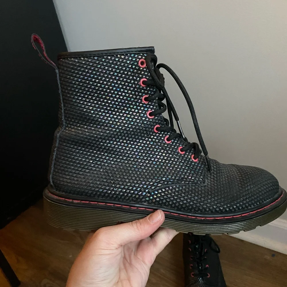 Dr Martens Delaney Black Metallic Rainbow 8-Eye Side Zip Boots-Size 5M
